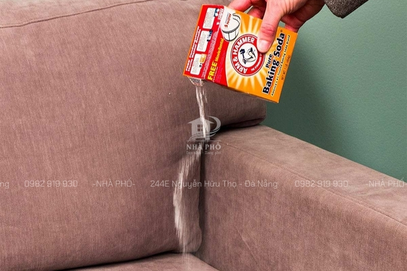 ve-sinh-sofa-ni-nhanh-chong-va-hieu-qua-cho-nguoi-ban-ron-6